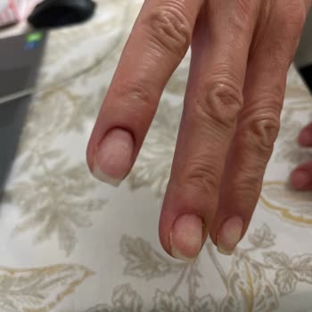 Protez Tırnak Çıkartma Ve Manikür Hizmetinde Hayal Kırıklığı