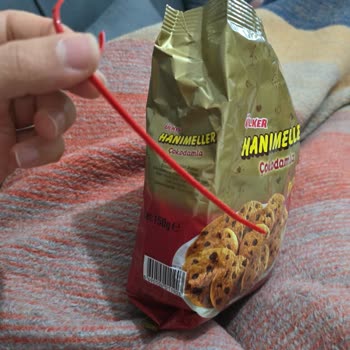 Ülker Hanımeller Paketinden Çıkan Plastik Kelepçe Şaşkınlığı