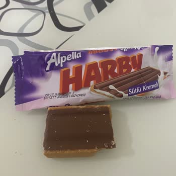 Ülker Alpella Harby Çikolata Açılmamış Paket İçerisinden Yarım Bir Şekilde Çıktı!