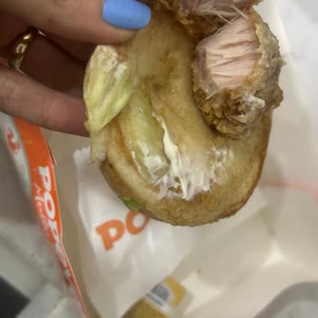 Pişmemiş Tavuk Ve Saygısız Çalışanlar: Popeyes Deneyimim!
