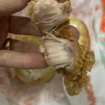 Pişmemiş Tavuk Ve Saygısız Çalışanlar: Popeyes Deneyimim!