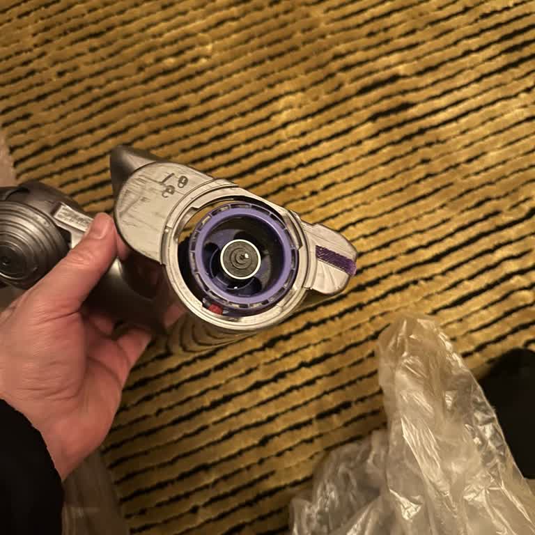 Dyson V15 Süpürge Başlığı Fırça Sorunu