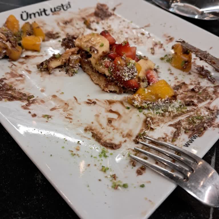 Waffle Siparişinde Cam Parçası Şoku