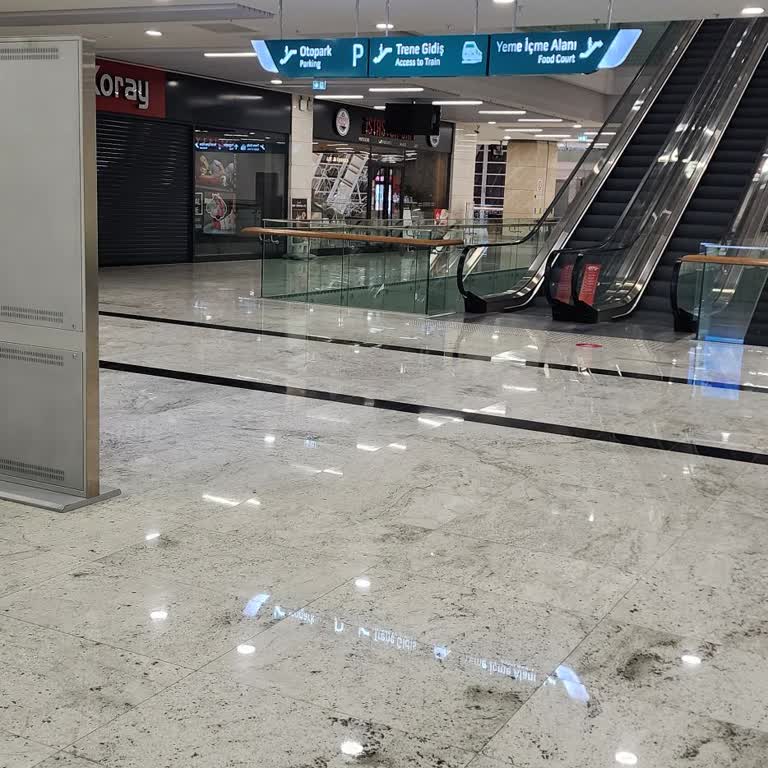 Hızlı Tren Yolculuğunda Şarj Sorunu: Atg AVM'de Prizlerin Kullanılamaması