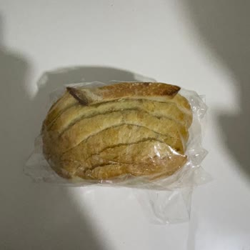 Pastaneden Aldığım Ekmeğin İçindeki Şüpheli Karışım