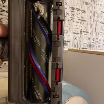 Dyson Halı Fırçasının Çıkmayan Fırça Problemi