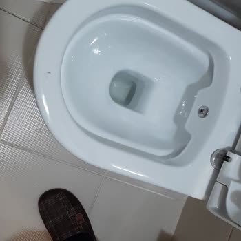 Yeni Klozet Taşında Boya Çıkması Sorunu