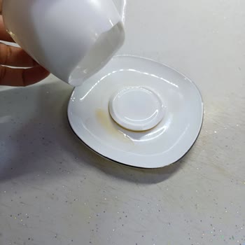 Kırık Fincanla Gelen Hayal Kırıklığı