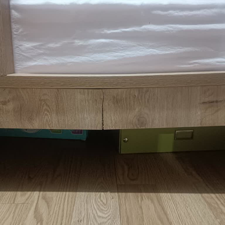 5 Yıllık Garanti Verilen Karyola Karton Gibi Çatladı, Müşteri Hizmetleri Yanıtsız Kaldı