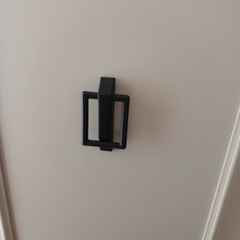 4 Ayda Gardırop Kulpları Kırıldı