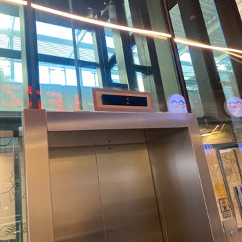 Ege Perla AVM'de Asansör Ve Yürüyen Merdiven Sorunu