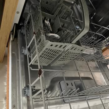 Franke Yeni Bulaşık Makinesi İçinde Paslanma Ve Çürüme Mevcut!