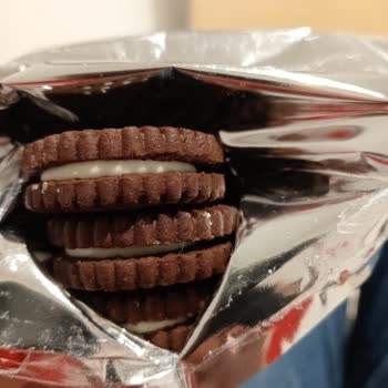 Eti Gıda Nero Bisküviden Kıl Çıktı