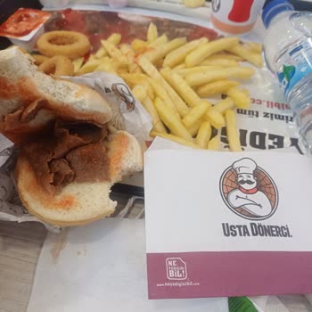 Lezzetsiz Döner Deneyimi Ve Hayal Kırıklığı