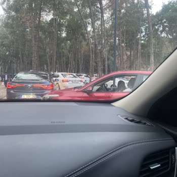 Konyaaltı Beach Park'ta Otopark Çilesi