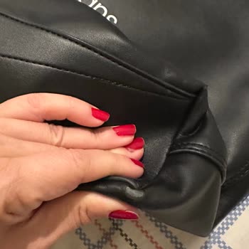 Calvin Klein Çantada Hızlı Deformasyon Hayal Kırıklığı Yarattı