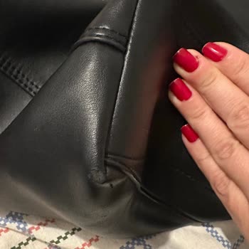 Calvin Klein Çantada Hızlı Deformasyon Hayal Kırıklığı Yarattı