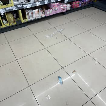 A101 Kayışdağı Şubesi'nde Düzen Ve Hijyen Sorunu