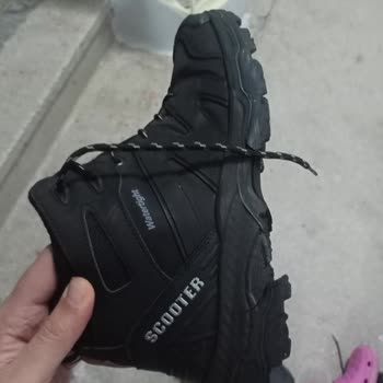 Scooter Botlarımın Tabanı Eriyor: Yağmurda Rezil Oldum!