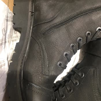 Ayakkabı Dünyası'nda Hayal Kırıklığı: Tamir Edilmeden Geri Gelen Bot