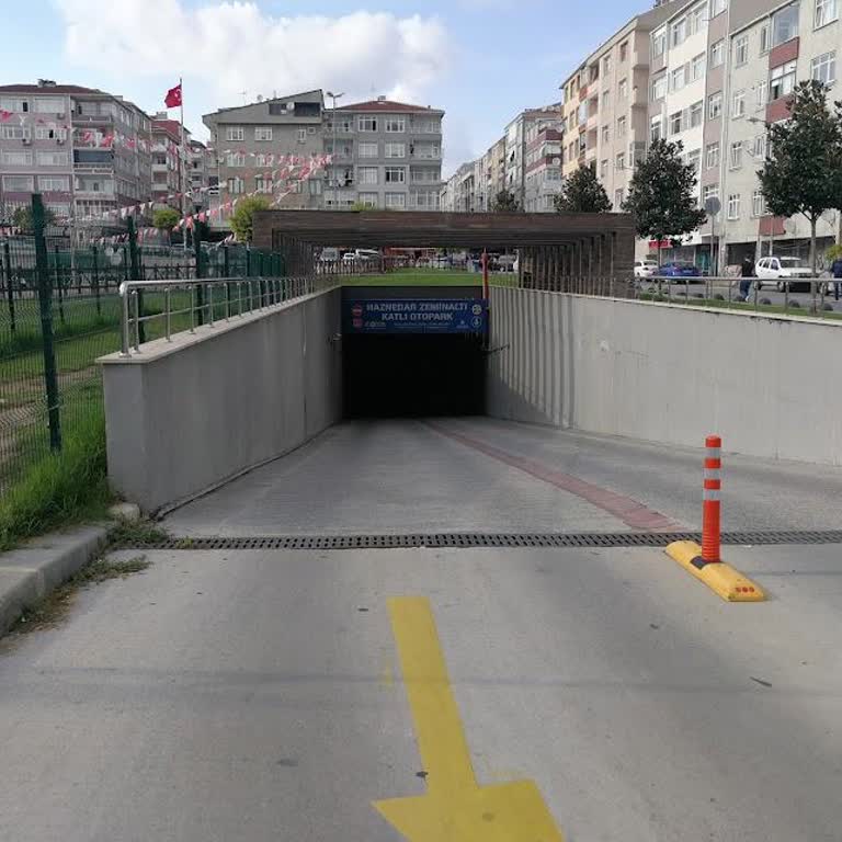 Yağmurlu Havada Park Sorunu Ve Çalışan Tavrı