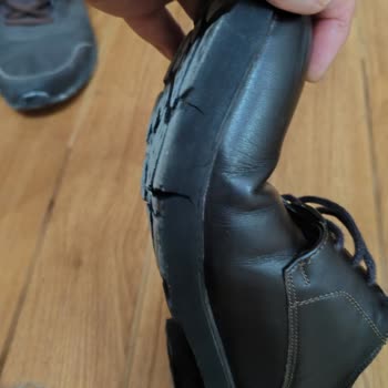 Dockers Ayakkabımın Tabanı Dağıldı