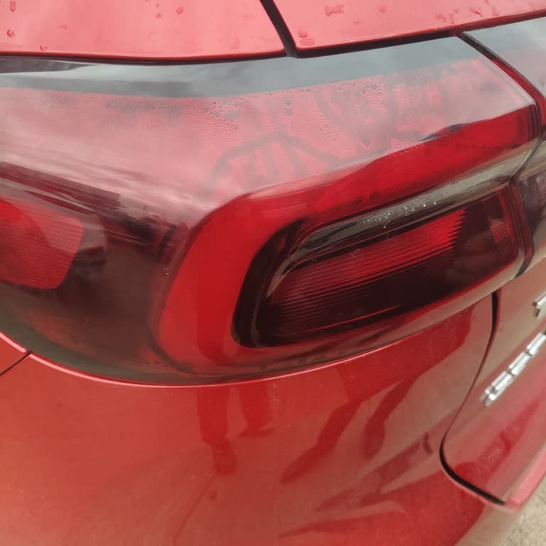 Garanti Kapsamındaki Araçta Su Alan Stop Lambası Ve Çözülmeyen Sorun