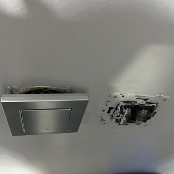 Özel Hastanede Yüksek Ücretler Karşısında Bakımsız Odalar Ve Rahatsız Yataklar