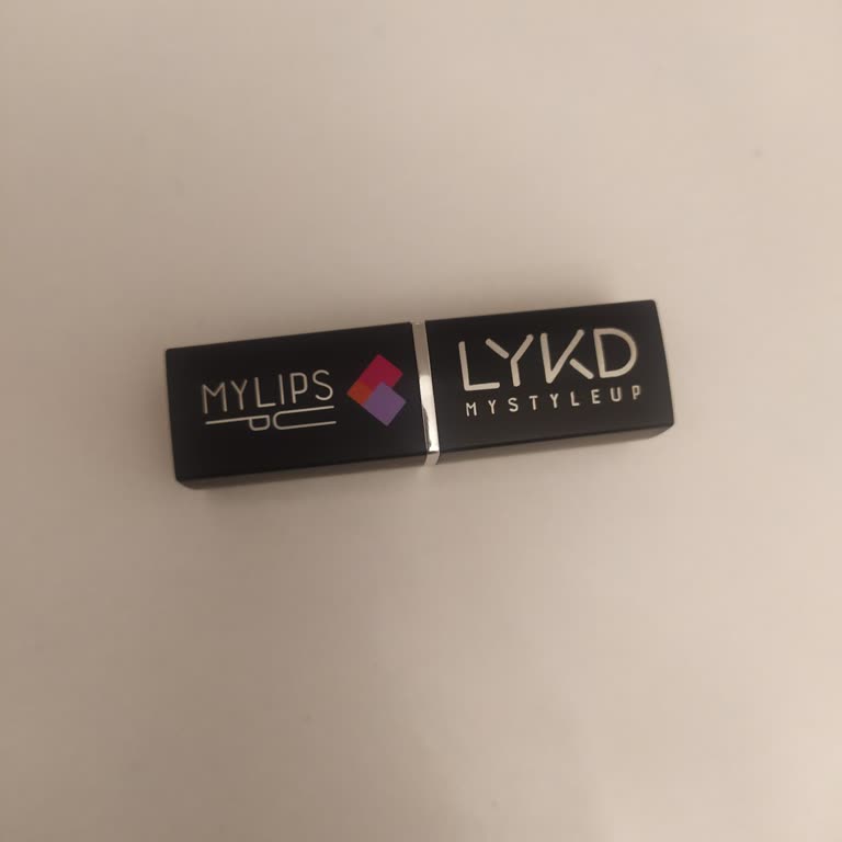 Gratis'ten Aldığım Rujda Oyun Hamuru Kokusu