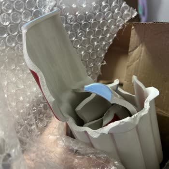 Kırık Vazo İadesinde Mağaza Ve Kargo Çilesi