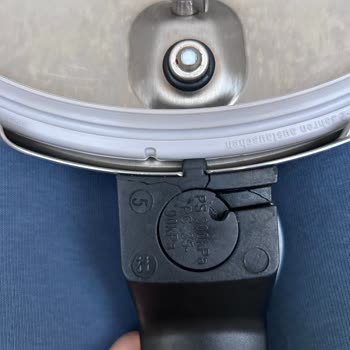 Fissler Düdüklü Tencere Kulpu Çatladı, Destek Ekibi Çözüm Sunmuyor