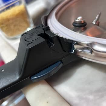 Fissler Düdüklü Tencere Kulpu Çatladı, Destek Ekibi Çözüm Sunmuyor