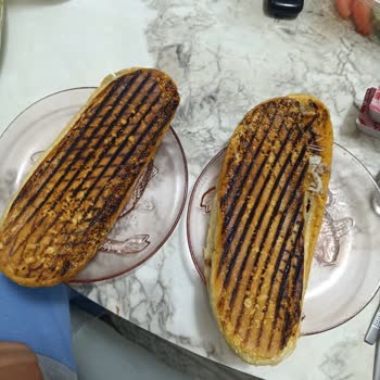 Köfteci Yusuf'ta Yine Eksik Malzeme Ve Yanık Tost Sorunu