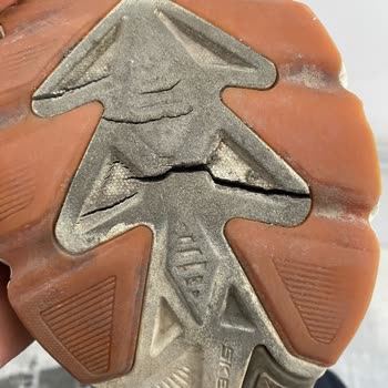 Skechers Ayakkabıda Beklenmedik Açılma Sorunu