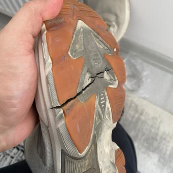 Skechers Ayakkabıda Beklenmedik Açılma Sorunu