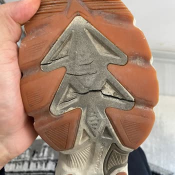 Skechers Ayakkabıda Beklenmedik Açılma Sorunu
