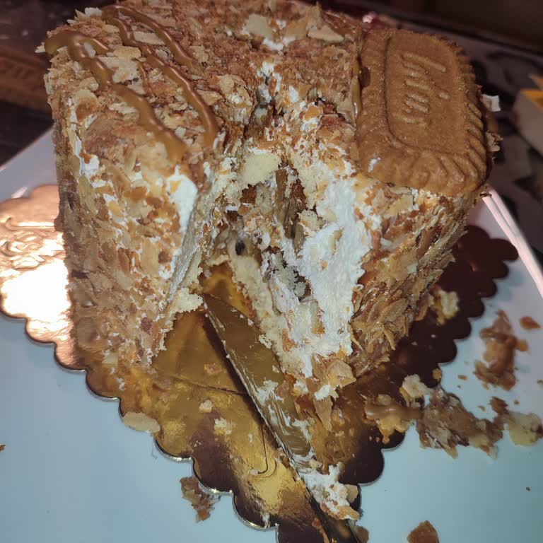 Koska Mahir Gıda Bayat Pasta Ve Saygısız Hizmet