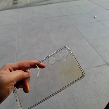 Spigen Kılıfın Hızlı Sararması Ve Hayal Kırıklığı