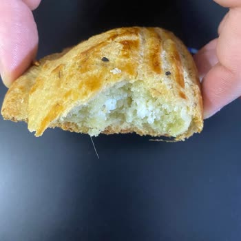 Migros'tan Aldığımız Poğaçadan Çıkan Şok Edici Kıllar