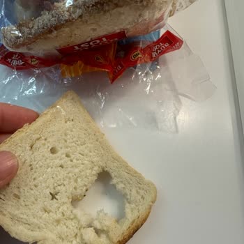UNO Tost Ekmeğinde Hayal Kırıklığı: Küf Ve Sertlik Sorunu