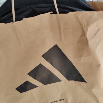 Adidas Mağazasında Yanlış Çanta Ve Çözüm Bulunamaması