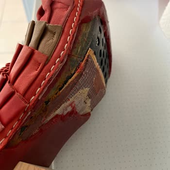 Camper Terliklerinin Dayanıklılığı Hayal Kırıklığı Yarattı