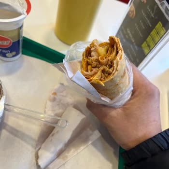 Hijyen Ve Hizmet Eksikliği: Kuru Döner Ve İlgisiz Çalışanlar