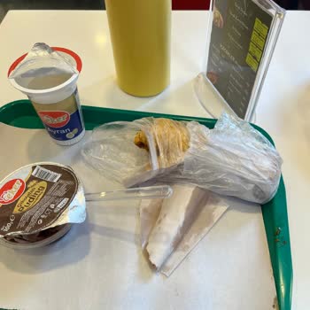 Hijyen Ve Hizmet Eksikliği: Kuru Döner Ve İlgisiz Çalışanlar