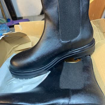 @stilayakkabin Vermiş Olduğum Siparişimle Gelen Ürünün Alakası Yok