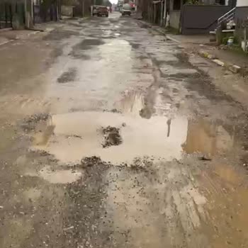 Kocaeli Büyükşehir Belediyesi Belediye Asfaltlama Ve Yama Çalışması