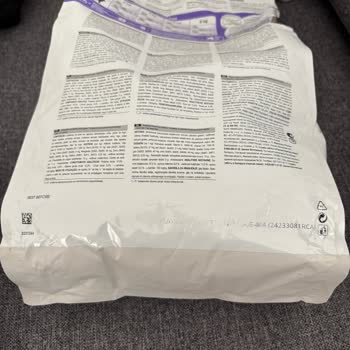 Elge Pet'ten Gelen Mama Aç Bıraktı