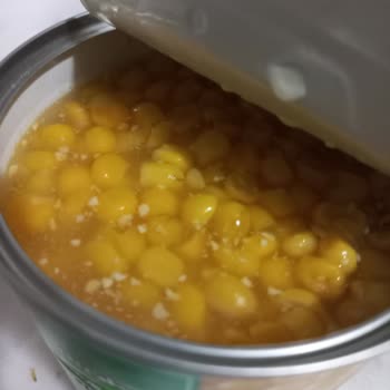 BİM'den Aldığım Konserve Mısırın Kötü Kokusu Ve Güven Sorunu