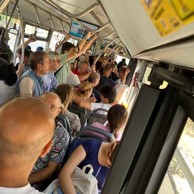 132T Otobüs Seferleri Mağduriyeti Ve Yoğunluk Sorunu