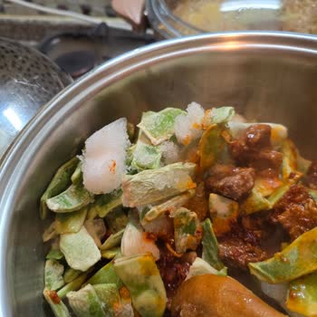 Yanmış Ve Buruşmuş Fasulye Şikayeti: Feast'in Kalitesi Sorgulanıyor